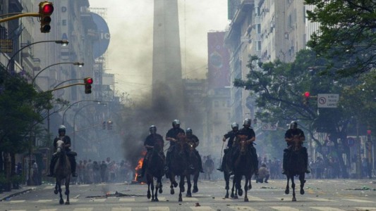 Represión de 2001: cuatro años y 9 meses de prisión a Mathov y cuatro años para Santos