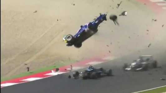 Impresionante choque en la fórmula 3 en Austria
