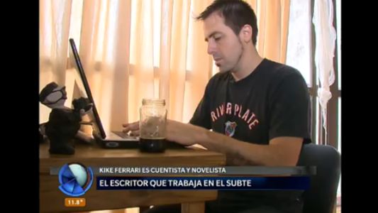 El escritor que trabaja en el subte