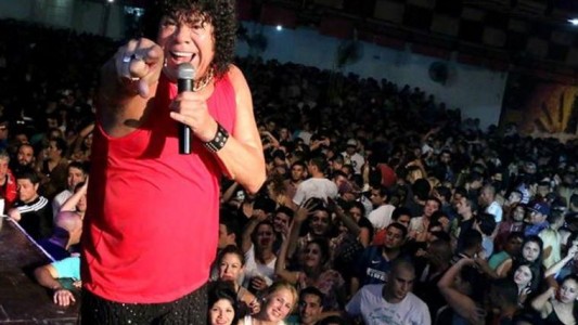 "La Mona" Jiménez a sus fans: "Si ustedes me lo piden me bajo del escenario"