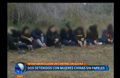 Dos detenidos por transportar a mujeres chinas sin papeles