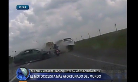 Video: el motociclista más afortunado del mundo