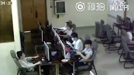 China: muri{o un joven electrocutado en un cibercafé
