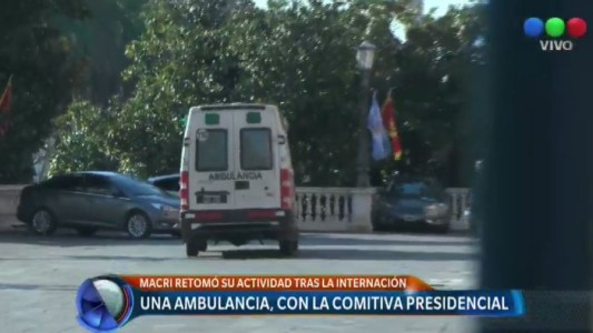 Una ambulancia en la comitiva presidencial