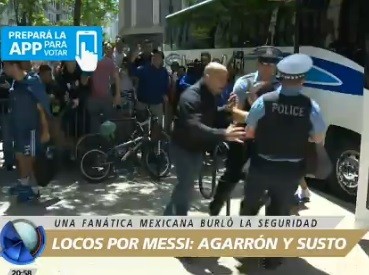 Locos por Messi: agarrón y susto