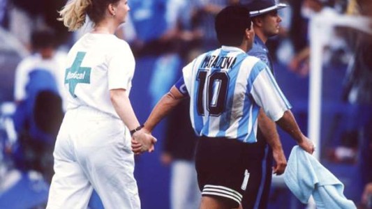 Según Blatter, Grondona pidió "que Dios nos ayude" cuando Maradona fue al antidoping en el Mundial 1994