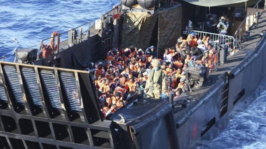 Nace una niña en un barco que rescató a centenares de migrantes