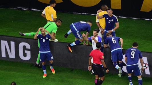 Foto impactante: así le quedó el brazo al Pocho Lavezzi