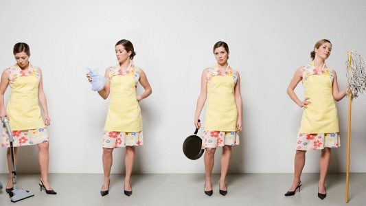 Tener un marido implica 7 horas de trabajo extra para una mujer