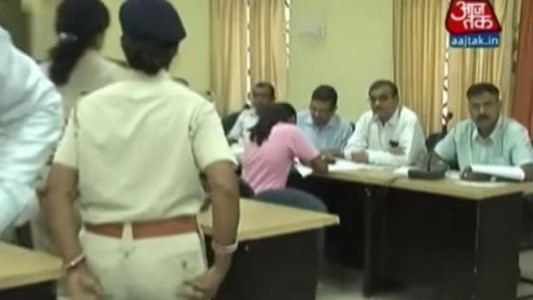 Enviaron a la cárcel a una estudiante de 17 años por hacer trampa en los exámenes