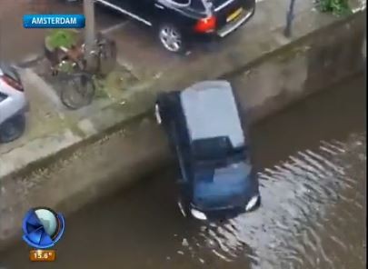 El auto que cayó al río por error mientras filmaban una película