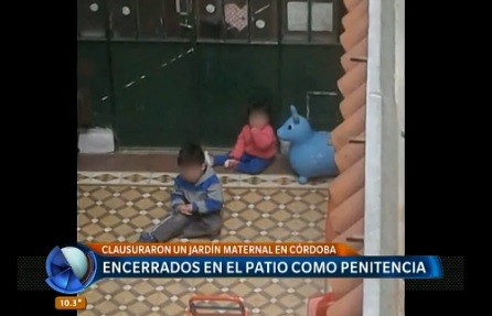 Encerrados en el patio como penitencia