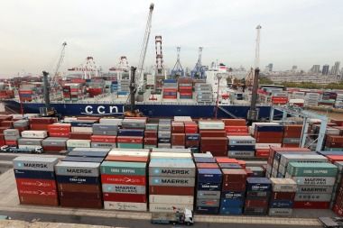 Paro de transportistas: 120 buques varados y pérdidas por 3,5 millones de dólares diarios