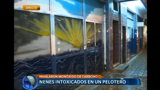 Nenes intoxicados en un pelotero