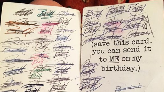 La historia del padre e hijo que intercambiaron la misma tarjeta de cumpleaños durante 47 años