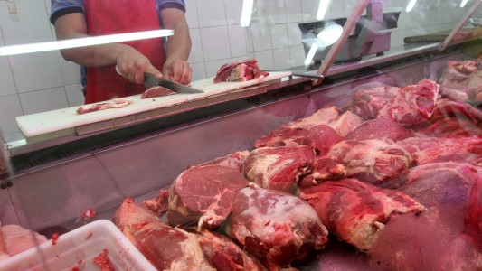 Adelantan que aumentará la carne por la paritaria en el sector
