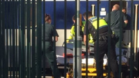 Murió decapitado al asomarse por la ventana de un tren en Reino Unido