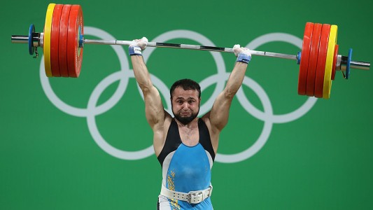 Video viral: el insólito baile del pesista para festejar la medalla de oro