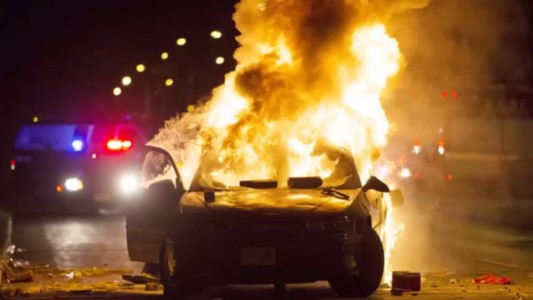 EE.UU.: violentos enfrentamientos con la policía tras la muerte de un joven