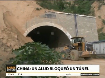 Un alud bloqueó la entrada de un túnel en una carretera china