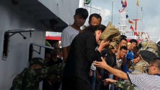 Una mujer cayó desde un crucero y pasó 38 horas en alta mar