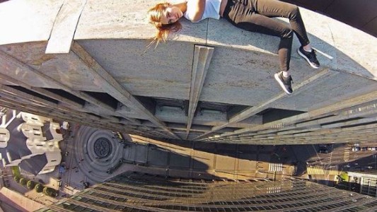 La mujer rusa que toma las selfies más peligrosas