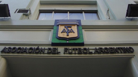 Hubo acuerdo en la AFA y el fin de semana vuelve el fútbol