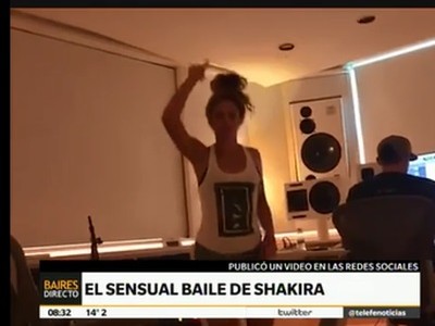 El sensual baile de Shakira mientras graba