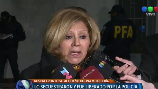Esposa del comerciante liberado: "Lo golpearon mucho y lo quemaron"