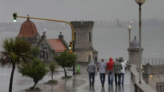 Mar del Plata: un hombre murió ahogado cuando intentaba rescatar del mar una botella con un mensaje
