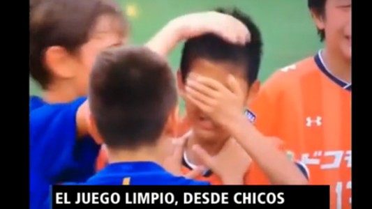 El ejemplar gesto de los chicos del Barcelona a sus rivales chinos