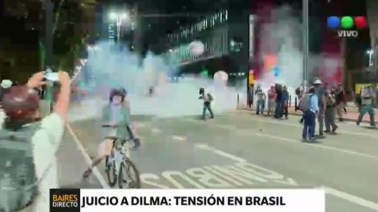 Dispersan con gases protesta contra la destitución de Rousseff
