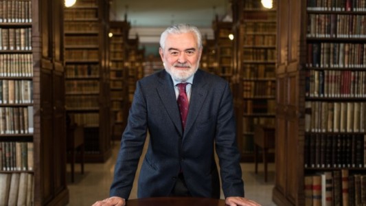 "WhatsApp no destruirá el idioma, tampoco lo hizo el telegrama", dice el director de la RAE