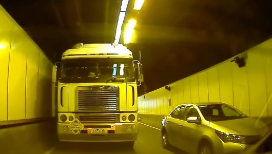 Un accidente desató la polémica en las redes sociales: ¿quién es el culpable?