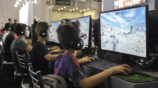 Dos horas de videojuegos a la semana son beneficiosas y nueve horas causan problemas de salud