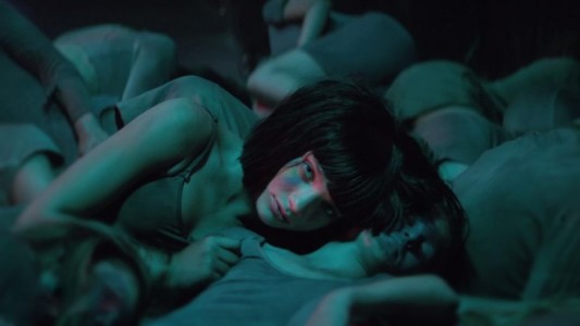 Sia estrena impactante video en homenaje a las víctimas del atentado homófobo de Orlando