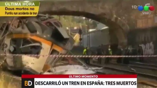 Tres muertos al descarrilar un tren en el noroeste de España