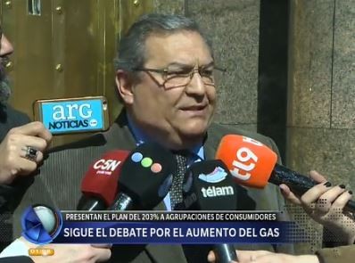 Gas: Aranguren recibió a asociaciones de consumidores