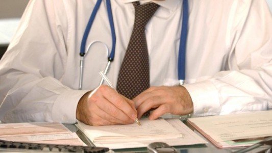 Investigan denuncia de una joven que fue al médico y le diagnosticó que necesitaba sexo