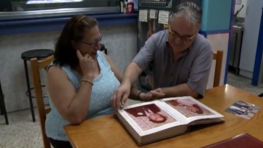 Recuperan un anillo de boda perdido en el fondo del mar durante 37 años