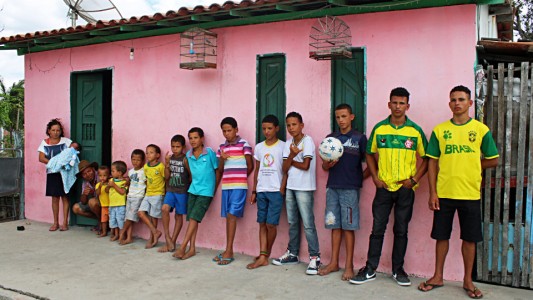 Buscan tener una primera hija pero tienen 13 hijos varones