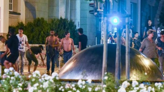 Batalla campal en Alemania entre ultraderechistas y refugiados