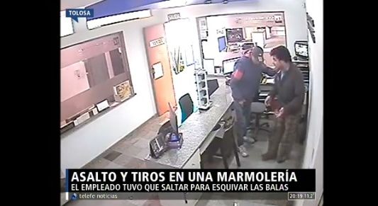 Asaltos y tiros en una marmolería