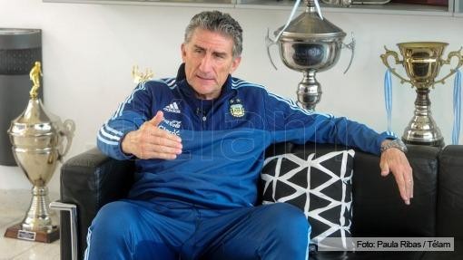 Bauza: “Barcelona manda mensajes para que cuidemos a Messi, pero ellos no lo hacen”