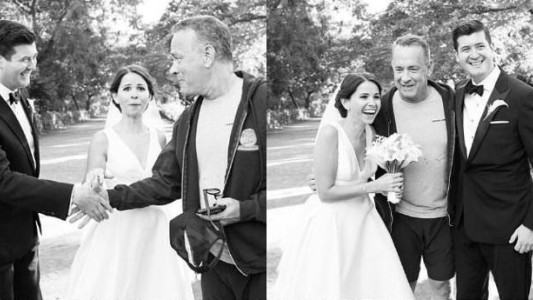 Tom Hanks se coló en las fotos de una pareja de recién casados