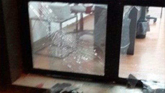 Violencia en Newell´s: Arrojaron una granada en el estadio y sospechan de la barra brava