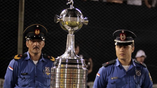 Racing quiere quedarse con la plaza extra para la Copa Libertadores