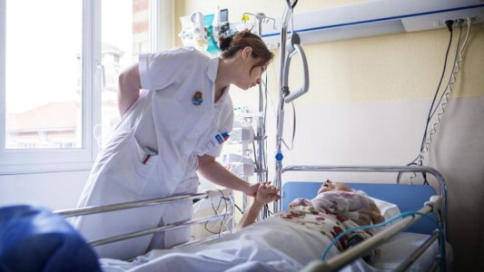 Holanda quiere ampliar la eutanasia a personas mayores que sientan su “vida realizada”