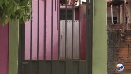 Mujer mató a una embarazada de 15 años, le abrió el abdomen y tiró el feto a la basura