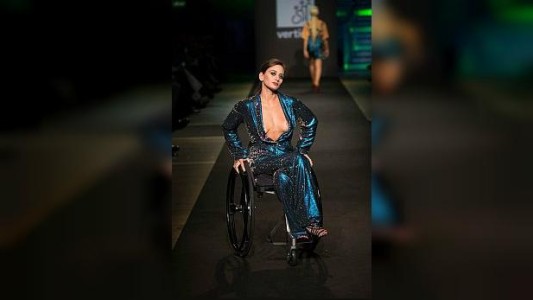 Facebook levantó la censura contra esta modelo parapléjica